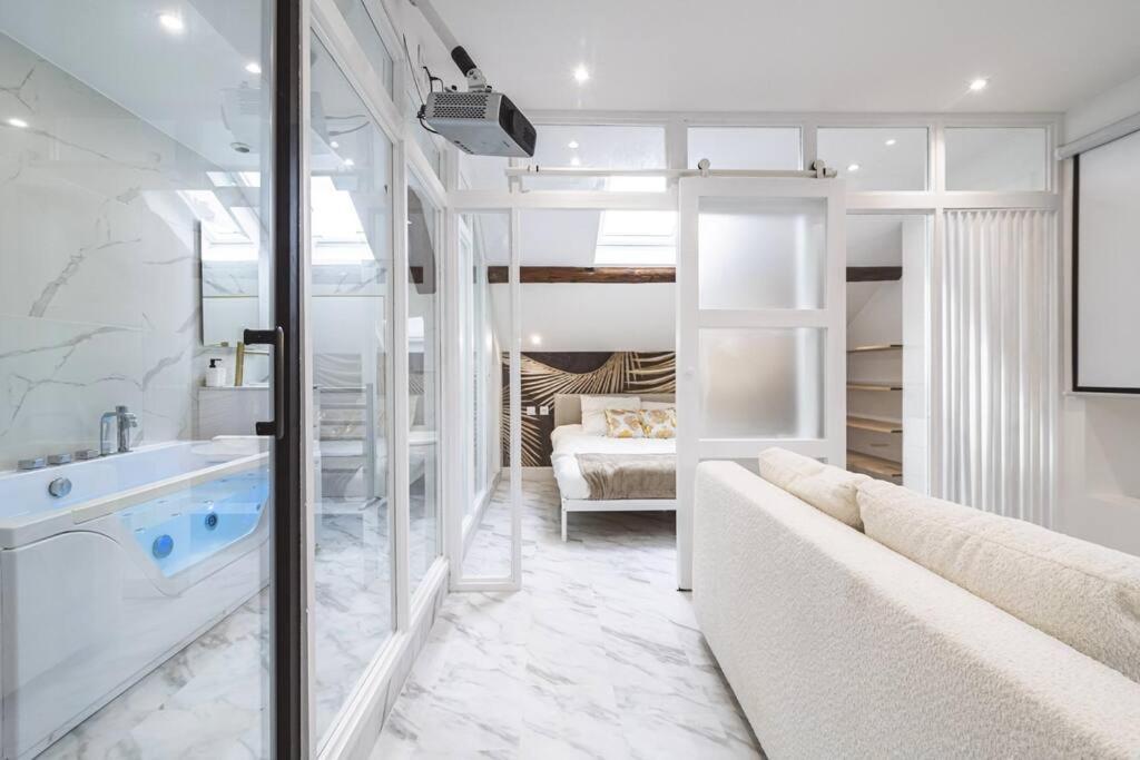 Oasis Chic - Spa Prive & Cinema Ρενς Εξωτερικό φωτογραφία