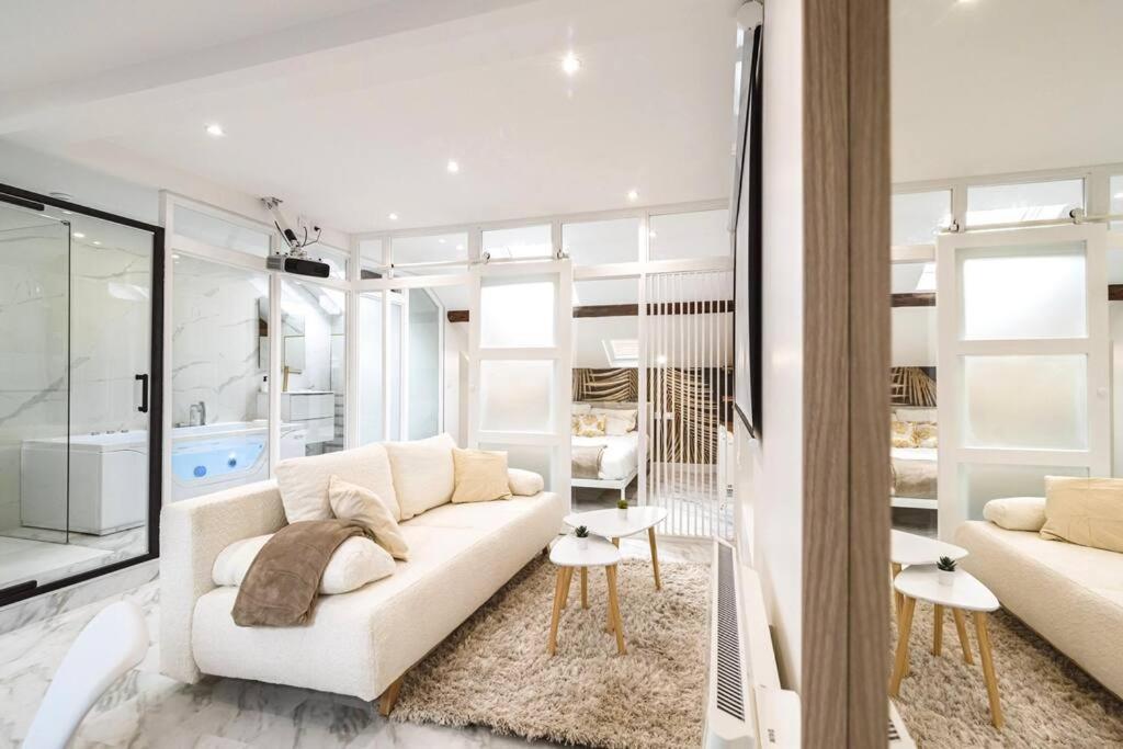 Oasis Chic - Spa Prive & Cinema Ρενς Εξωτερικό φωτογραφία