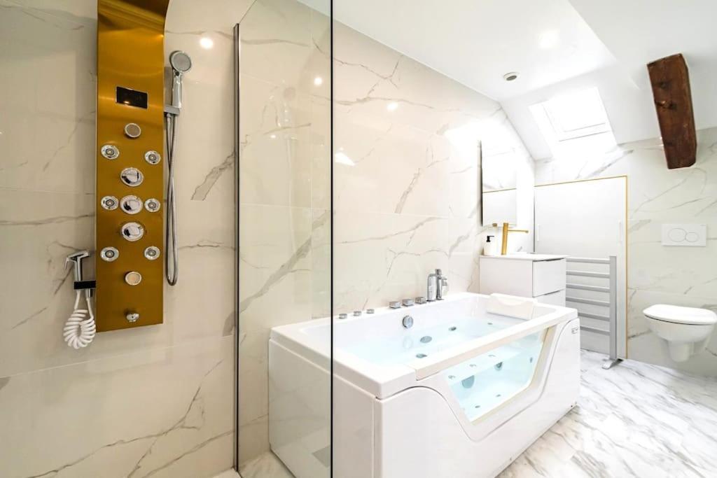 Oasis Chic - Spa Prive & Cinema Ρενς Εξωτερικό φωτογραφία